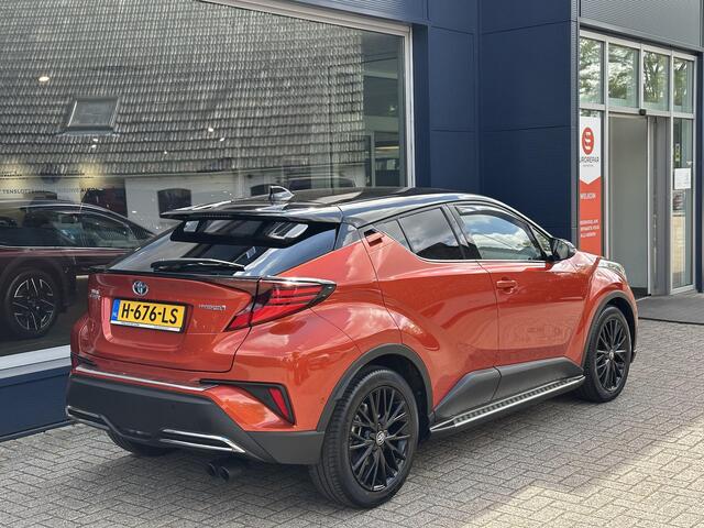 Toyota C-HR 2.0 Hybrid Launch Edition 184 PK | Volledig Lederen Bekleding | Elektrische Stoelverstelling | JBL Audio | Navigatie | Parkeercamera | Treeplanken | Stoelverwarming | Climate Control | LED Pack | Orgineel NL Auto van 1e Eigenaar |