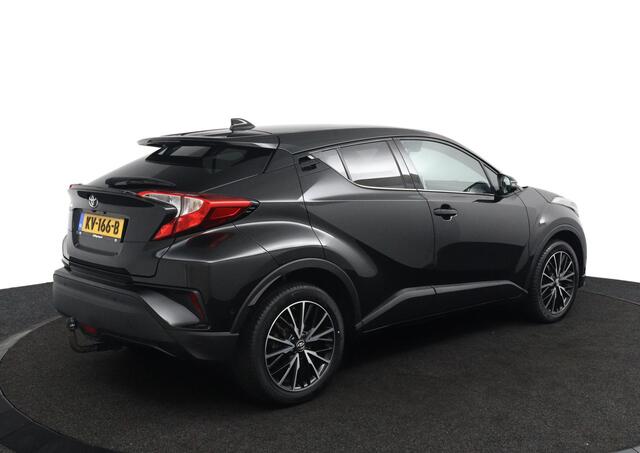 Toyota C-HR 1.2 Executive Automaat | Trekhaak 1300 KG | Stoelverwarming | Parkeersensoren Rondom | Lederen/stof Bekleding |