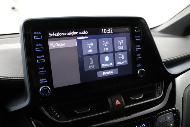 Toyota C-HR 2.0 Hybrid Dynamic | Bi-tone | Parkeersensoren | Stoel verwarming | Keyless |