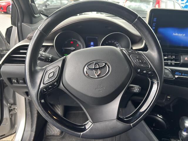 Toyota C-HR 1.8 Hybrid First Edition STOELVERWARMING, TREKHAAK, ZEER NETTE AUTO!!