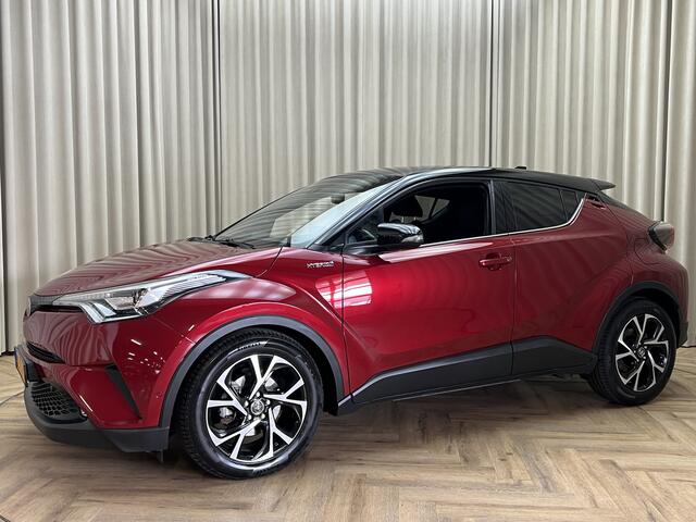 Toyota C-HR 1.8 Hybrid Style Adaptive *JBL Premium* Camera / PDC V+A / Stoel+Stuurverw. / 18" LMV / Bi-Tone Lava / Origineel NL+NAP