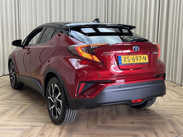 Toyota C-HR 1.8 Hybrid Style Adaptive *JBL Premium* Camera / PDC V+A / Stoel+Stuurverw. / 18" LMV / Bi-Tone Lava / Origineel NL+NAP