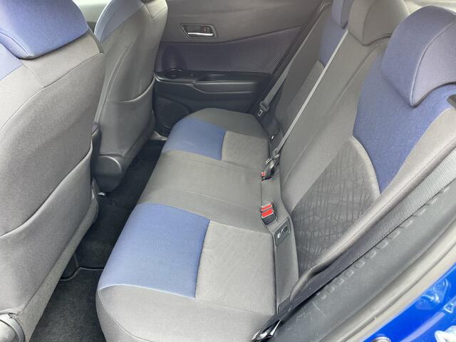 Toyota C-HR 1.8 Hybrid Bi-Tone Stoel Stuurverwarming PDC Dodehoek detectie