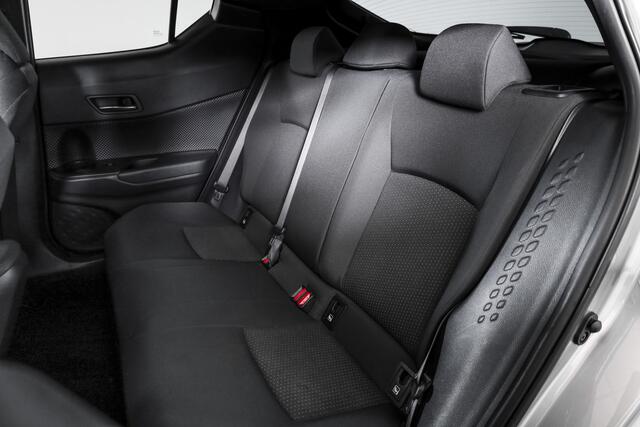 Toyota C-HR 1.8 Hybrid Dynamic - Automaat | Adapt. Cruise | Stoel-+Stuurverw. | PDC | Camera | NAV | ECC | LM 18" | Afn. Trekhaak