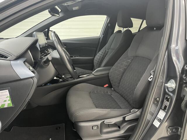 Toyota C-HR 2.0 Hybrid Business Plus / Achteruitrijcamera / Stoel- & Stuurverwarming / Cruise Control / Parkeersensoren Voor & Achter / Dodehoekdetectie