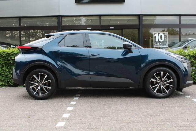 Toyota C-HR 1.8 Hybrid 140 First Edition Limited | Rijklaar | Stoel-/stuurverw. | Blind Spot | Apple/Android | LED | El. achterklep | Keyless