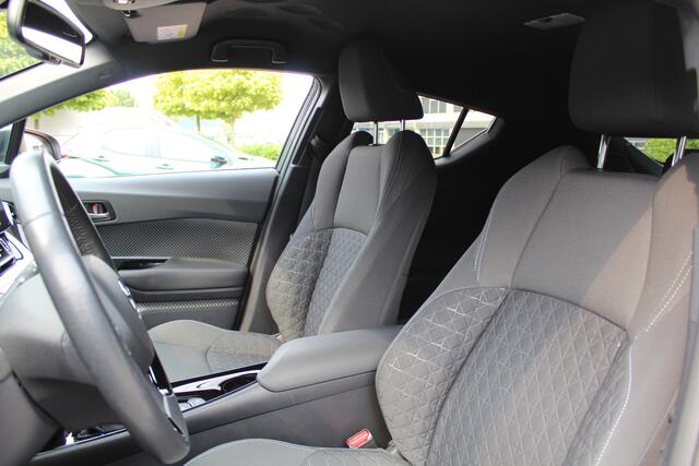 Toyota C-HR 1.8 Hybrid Dynamic Bi-Tone | Rijklaar | Apple/Android | Trekhaak | Navi | Clima | Stoel/Stuur-verwarming | PDC | Cruise