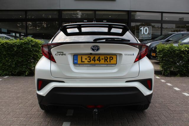 Toyota C-HR 1.8 Hybrid Dynamic Bi-Tone | Rijklaar | Apple/Android | Trekhaak | Navi | Clima | Stoel/Stuur-verwarming | PDC | Cruise