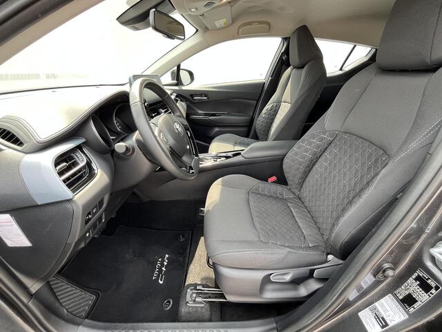 Toyota C-HR 2.0 Hybrid Dynamic Automaat / 100% Dealeronderhouden / Achteruitrijcamera / Stoelverwarming voor / Apple Carplay & Android Auto / Cruise- en Climate Control / Keyless Entry & Start / Navigatie full map / Parkeersensoren voor en achter / DAB Radio