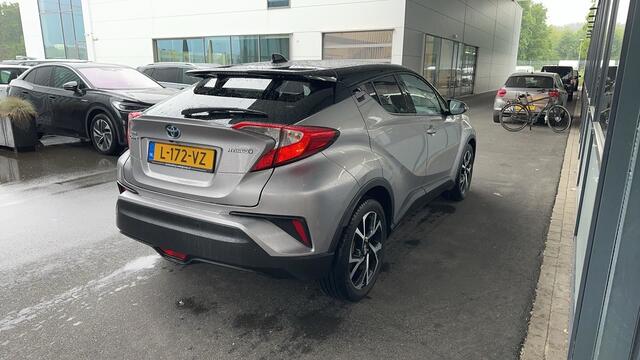 Toyota C-HR 1.8 Hybrid First Edition / Navigatie / Stoelverwarming / Camera