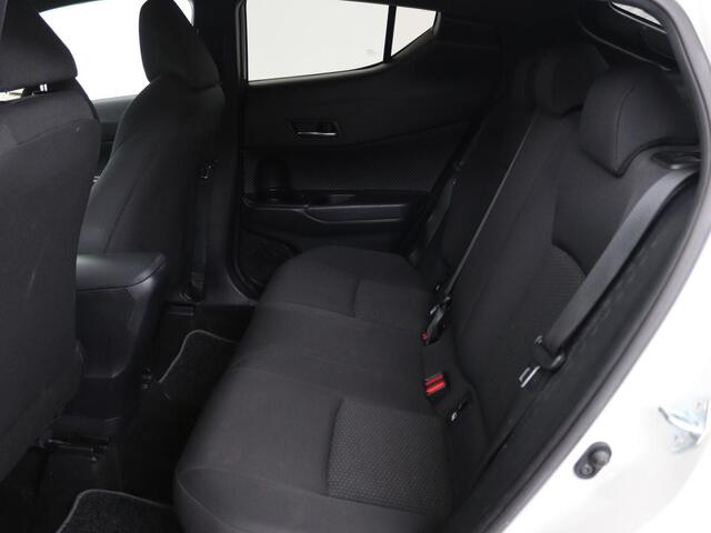 Toyota C-HR 1.8 Hybrid Style | Stoelverwarming | Trekhaak | Adaptive cruise | JBL Sound | Camera | Navigatie | Keyless | Dodehoek detectie