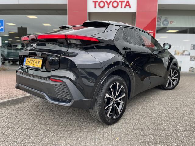 Toyota C-HR 1.8 Hybrid 140 Dynamic | Sensoren v/a | Navi | Blindspot