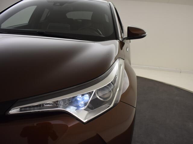 Toyota C-HR 1.8 Hybrid Executive | Trekhaak | Navigatie | All Seasons