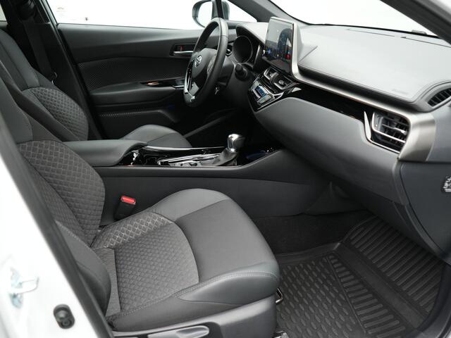 Toyota C-HR 2.0 Hybrid Style 184pk Dealer O.H. | Half Lederen Sportstoelen | Navigatie | Apple Carplay | Camera | DAB | LED Koplampen | Parkeersensoren | Stoel & Stuurverwarming | Cruise Control |