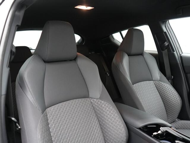 Toyota C-HR 2.0 Hybrid Style 184pk Dealer O.H. | Half Lederen Sportstoelen | Navigatie | Apple Carplay | Camera | DAB | LED Koplampen | Parkeersensoren | Stoel & Stuurverwarming | Cruise Control |