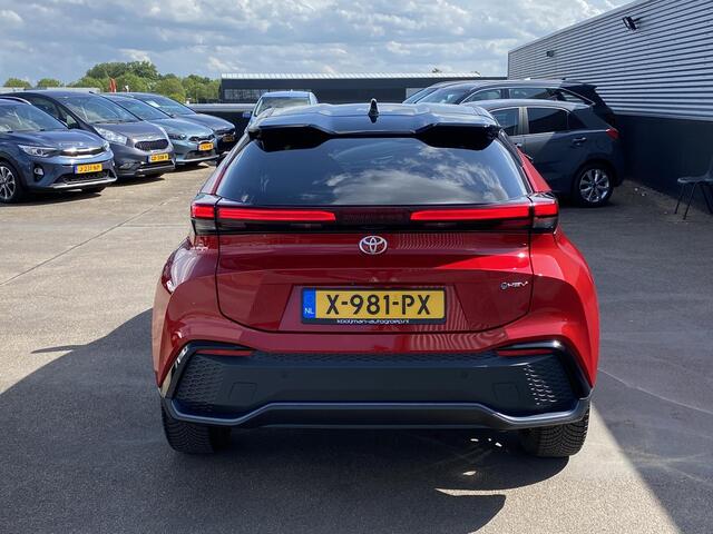 Toyota C-HR 1.8 Hybrid Executive Dodehoekdetectie, parkeersensoren voor & achter, adaptieve cruise control, Apple CarPlay/Android Auto,