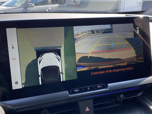 Toyota C-HR 1.8 Hybrid Executive Dodehoekdetectie, parkeersensoren voor & achter, adaptieve cruise control, Apple CarPlay/Android Auto,