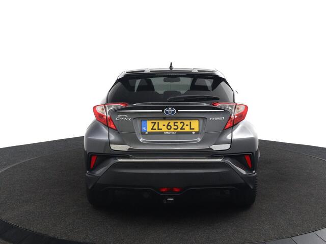 Toyota C-HR 1.8 Hybrid Bi-Tone Plus | Trekhaak | JBL Audio | Lederen Bekleding | Navigatie | Parkeersensoren Rondom |