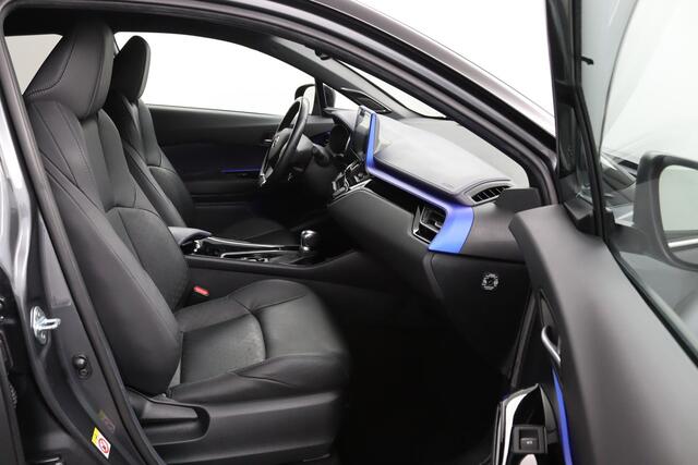 Toyota C-HR 1.8 Hybrid Bi-Tone Plus | Trekhaak | JBL Audio | Lederen Bekleding | Navigatie | Parkeersensoren Rondom |