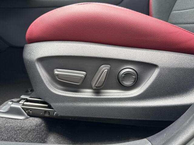 Toyota C-HR 2.0 Plug-in Hybrid 220 Premium **NIEUWE AUTO**