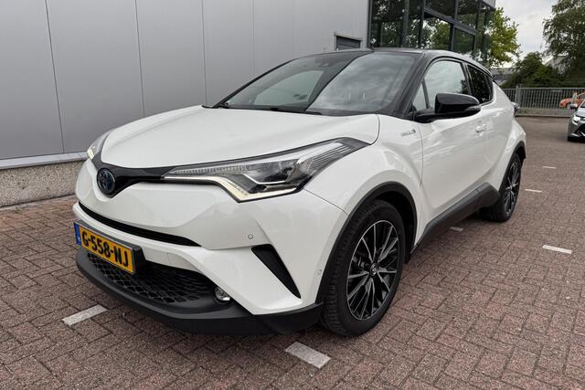 Toyota C-HR 1.8 Hybrid Style Ultimate Trekhaak, Navigatie, Dodehoekdetectie, Stoel- & Stuurverwarming, JBL, LMV, Achteruitrijcamera, Parkeersensoren voor + achter