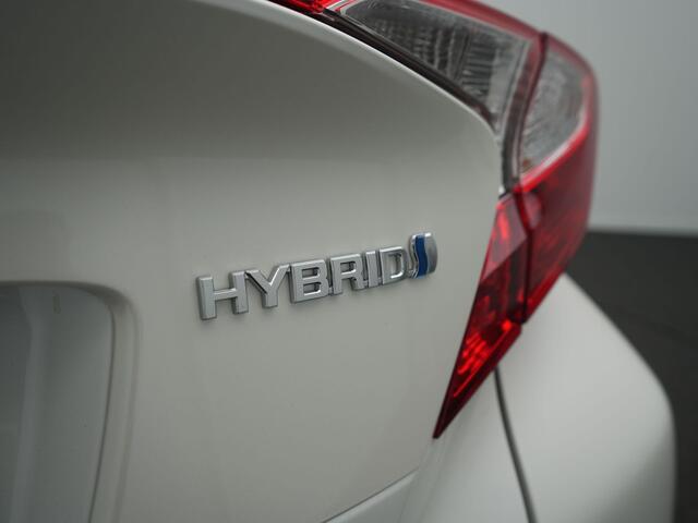 Toyota C-HR 1.8 Hybrid Executive - RIJKLAARPRIJS - Achteruitrijcamera - Stoelverwarming - All seasonbanden