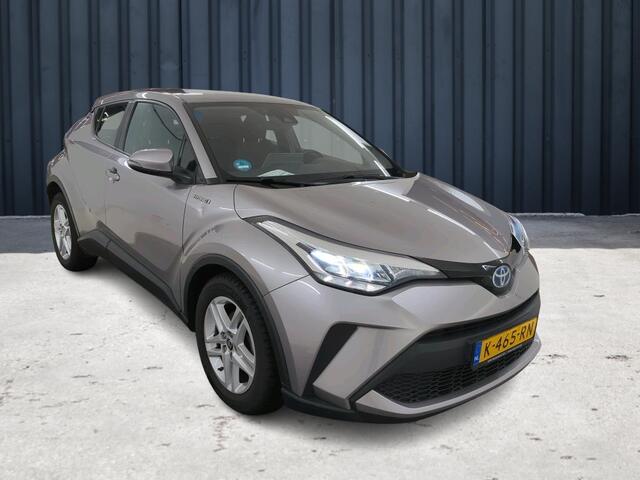 Toyota C-HR 1.8 Hybrid Active (98 PK) 2e-Eig. & Dealer-Onderh. BOVAG-Garantie. NL-Auto. Navigatie/Apple-Carplay/Android-Auto, Adaptive-Cruisecontrol, Keyless-Start, Achteruitrijcamera, DAB, Lm-Velgen-17Inch Privacy-Glas