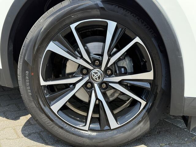Toyota C-HR 2.0 Hybrid 200 Team D | CarPlay | ACC | Camera | LED | Dodehoek | Keyless | 18 inch