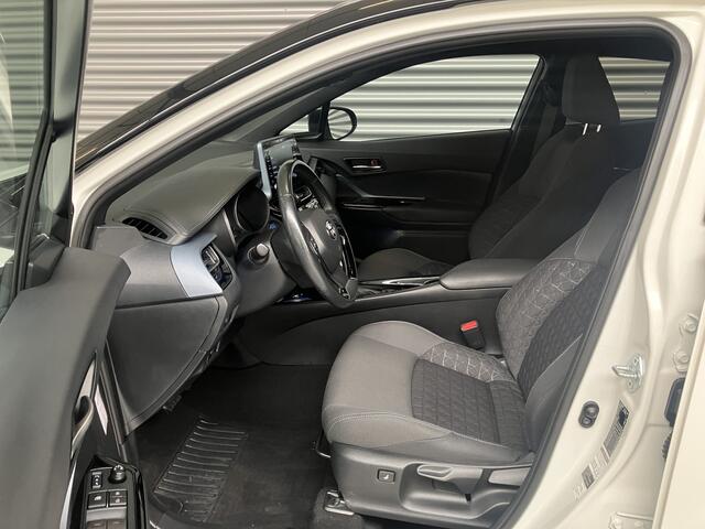 Toyota C-HR 1.8 Hybrid BI-TONE/DODE HOEK/PDC/CAM/TREKHAAK/CARPLAY/ENZ