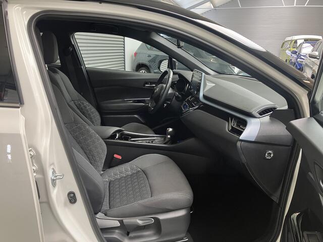 Toyota C-HR 1.8 Hybrid BI-TONE/DODE HOEK/PDC/CAM/TREKHAAK/CARPLAY/ENZ