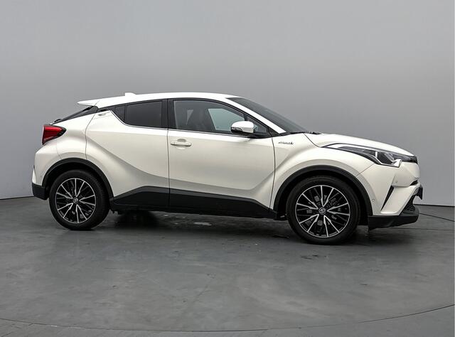 Toyota C-HR 1.8 Hybrid Executive | Navigatie | Parkeersensoren voor+achter | Stoelverwarming |
