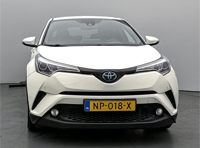 Toyota C-HR 1.8 Hybrid Executive | Navigatie | Parkeersensoren voor+achter | Stoelverwarming |