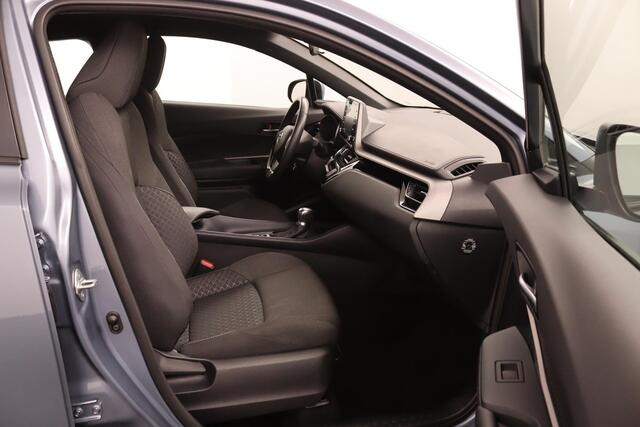 Toyota C-HR 1.8 Hybrid Active | Navigatie | Trekhaak | Adaptieve Cruise Control | Climate Control | Keyless Start | All season Banden |