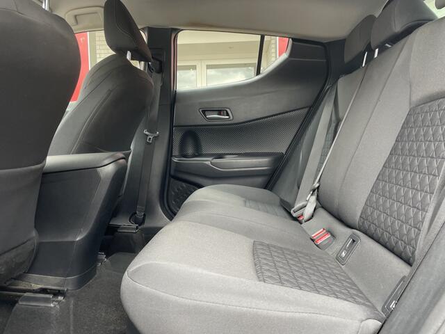Toyota C-HR 2.0 Hybrid Dynamic | Navi | Afneembare Trekhaak | Apple CarPlay