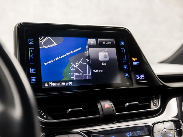 Toyota C-HR 1.2 Design (NAVIGATIE, CAMERA, XENON, SPORTSTOELEN, LANE ASSIST, ZWART HEMEL, BOTS HERKENNING, BLUETOOTH, CRUISE CONTROL, CLIMATE CONTROL, NIEUWSTAAT)