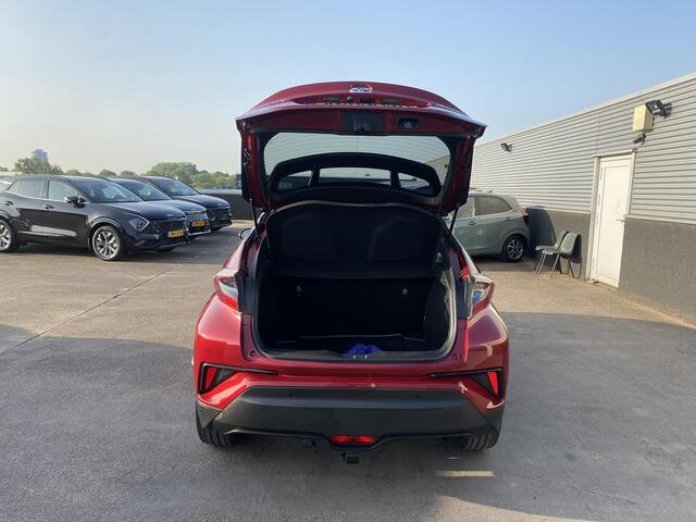 Toyota C-HR 1.8 Hybrid Style Bi-Tone CVT-automaat 1E eigenaar dealer onderhouden incl: Dodehoek detectie, Trekhaak Afneembare kogel, keyless, adaptieve cruise control, navigatie, achteruitrij camera, parkeersensoren, treeplanken,