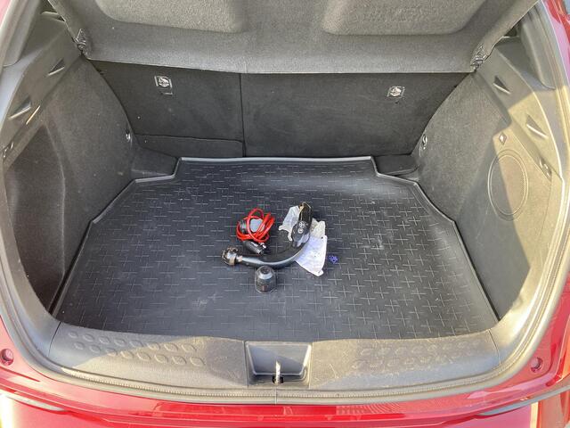 Toyota C-HR 1.8 Hybrid Style Bi-Tone CVT-automaat 1E eigenaar dealer onderhouden incl: Dodehoek detectie, Trekhaak Afneembare kogel, keyless, adaptieve cruise control, navigatie, achteruitrij camera, parkeersensoren, treeplanken,