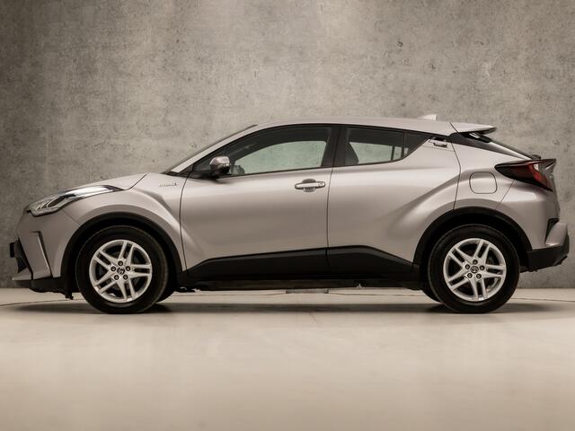 Toyota C-HR 1.8 Hybrid Active Sport Automaat (APPLE CARPLAY, NAVIGATIE, CAMERA, ADAPTIVE CRUISE, ZWART HEMEL, SPOR0TSTOELEN, LANE ASSIST, CRUISE, LED KOPLAMPEN, NIEUWSTAAT)