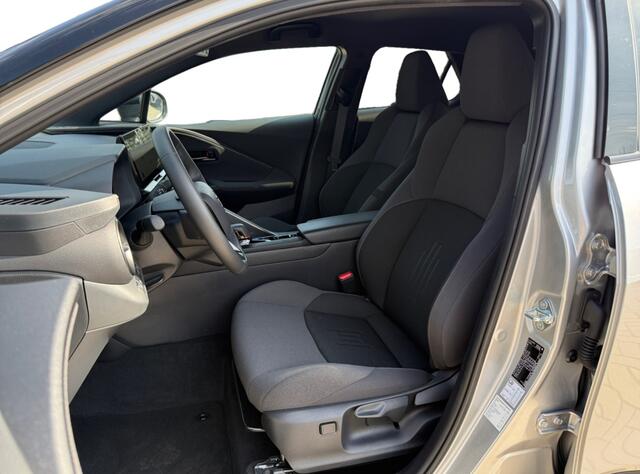 Toyota C-HR 1.8 Hybrid 140 Dynamic I Navi I Keyless I Dodehoekdetectie