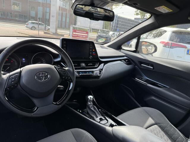 Toyota C-HR 1.8 Hybrid First Edition Bi-Tone | Apple Carplay & AndroidAUTO | Camera | Elektrisch inklapbare buitenspiegels |