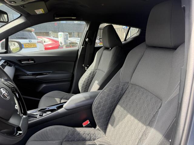 Toyota C-HR 1.8 Hybrid First Edition Bi-Tone | Apple Carplay & AndroidAUTO | Camera | Elektrisch inklapbare buitenspiegels |