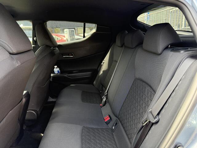 Toyota C-HR 1.8 Hybrid First Edition Bi-Tone | Apple Carplay & AndroidAUTO | Camera | Elektrisch inklapbare buitenspiegels |