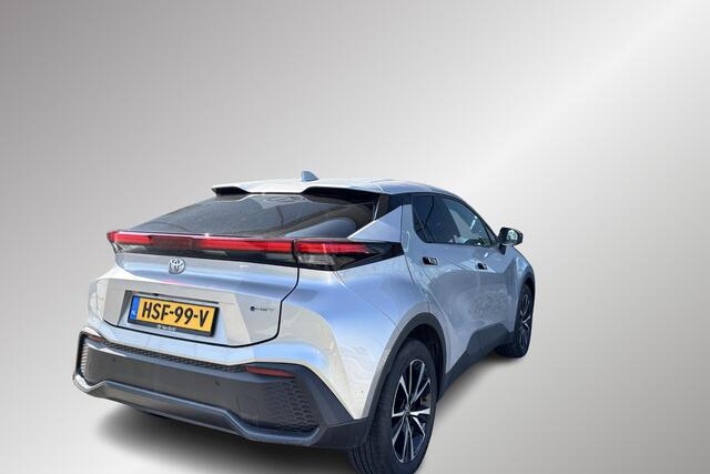Toyota C-HR 1.8 Hybrid 140 Dynamic Limited Stoelverwarming, Stuurverwarming,Parkeersensoren
