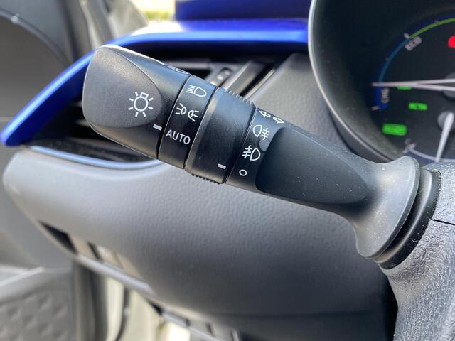 Toyota C-HR 1.8 Hybrid Bi-Tone
