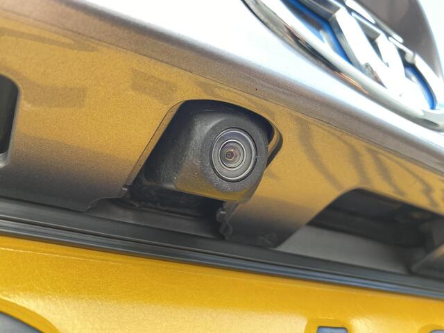 Toyota C-HR 1.8 Hybrid Bi-Tone Plus Stoel- & stuurverarming, navigatie, dodehoek detectie, JBL Premium audio, Volledig dealeronderhouden, achteruitrij camera, adaptieve cruise control