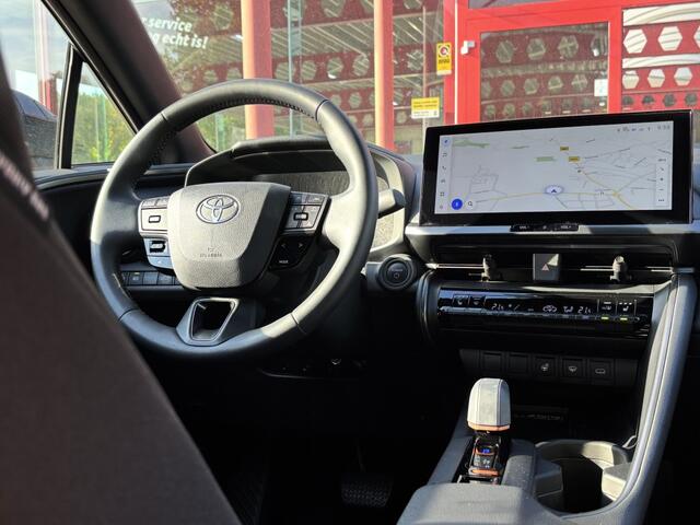 Toyota C-HR 1.8 Hybrid 140 Dynamic Bi-Tone Premium Rood | 2025