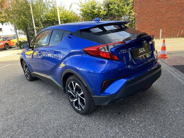 Toyota C-HR 1.8 Hybrid Style // DODEHOEK // KEYLESS // CAMERA+SENSOREN // ADAPT. CRUISE // Intelligent Park Assist // TREKHAAK //