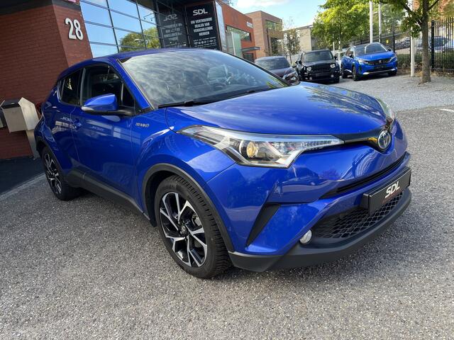 Toyota C-HR 1.8 Hybrid Style // DODEHOEK // KEYLESS // CAMERA+SENSOREN // ADAPT. CRUISE // Intelligent Park Assist // TREKHAAK //