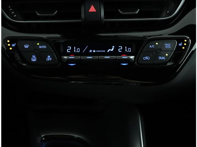 Toyota C-HR 1.8 Hybrid Executive | Parkeer sensoren | Navigatie | Stoelverwarming |