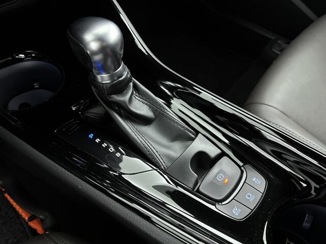 Toyota C-HR 1.8 Hybrid Executive Ultimate | NL-Auto | Parkeersensoren V+A | Navigatie | Cruise Control Adaptief | Lederen bekleding |